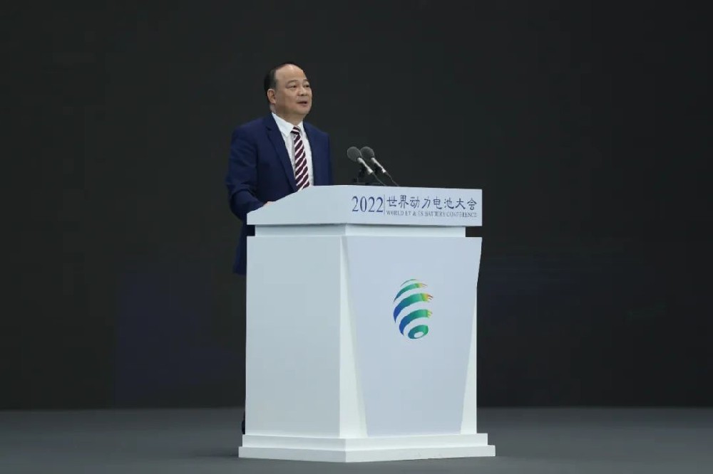 宁德时代董事长曾毓群