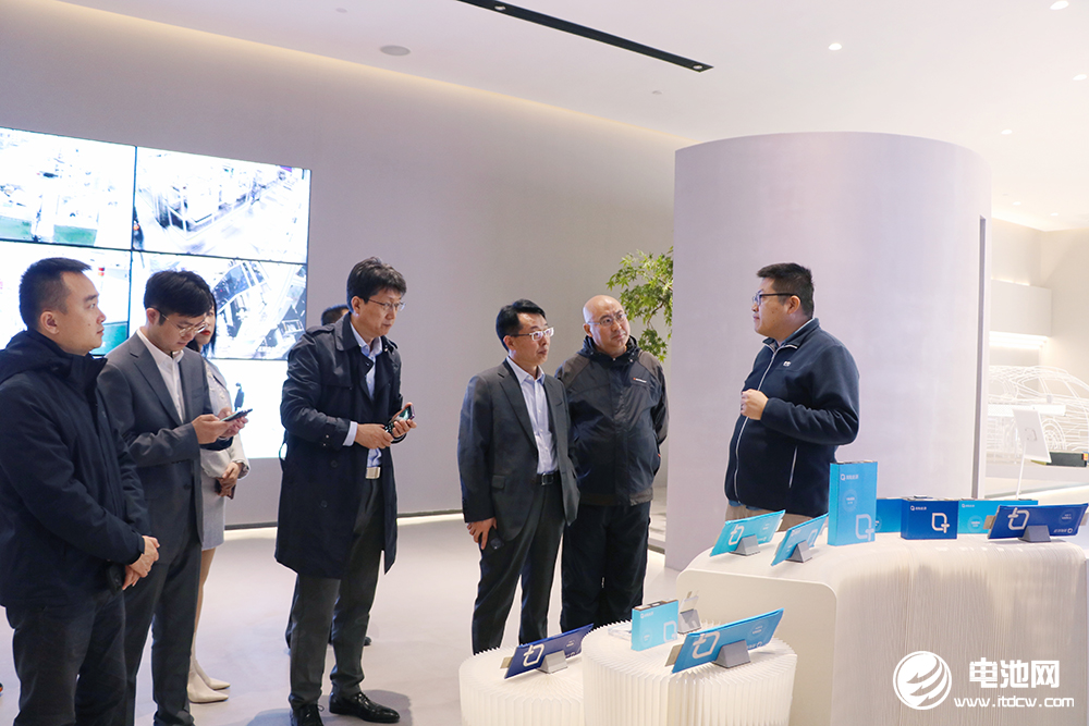 中国电池新能源产业链调研团一行参观考察清陶能源