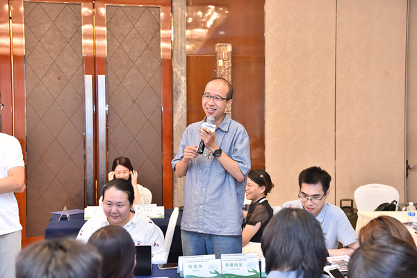 学员发言中