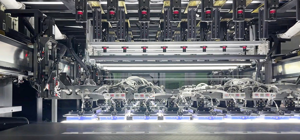 188Wh/kg！2.2C快充！蜂巢能源第二代短刀快充铁锂电池下线