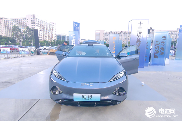 新能源累销超830万辆 比亚迪中大型轿车价格杀入13万级