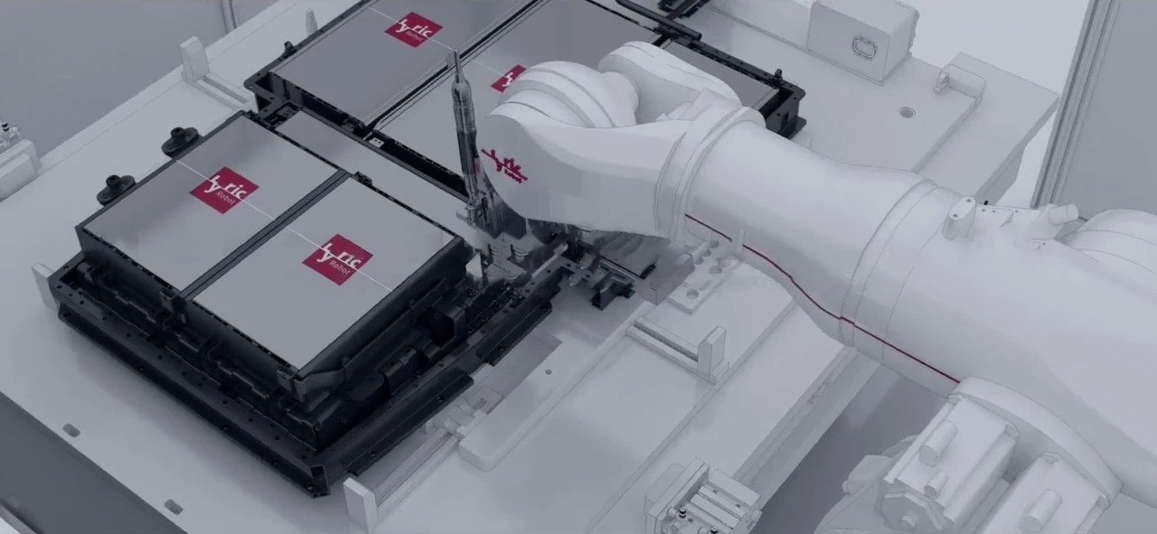 利元亨储能模组PACK生产线成功出机捷克