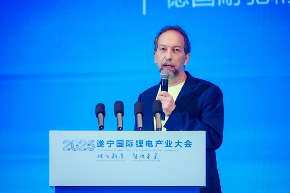 德国耐驰精细研磨公司全球技术总监Lars-Peter Weiland(拉尔斯-彼得·韦兰德) 德国耐驰精细研磨公司全球技术总监Lars-Peter Weiland(拉尔斯-彼得·韦兰德)