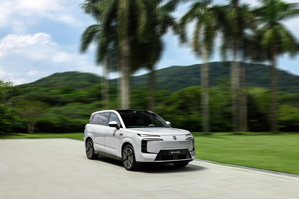 重塑大六座SUV市场新格局 腾势N8L以31.98万起正式开启预售 重塑大六座SUV市场新格局 腾势N8L以31.98万起正式开启预售