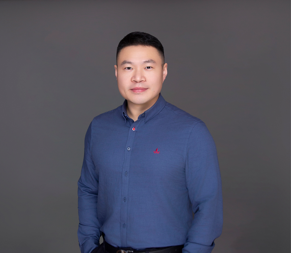 第15届(2025年)中国电池新能源行业年度人物:朱开星 1760005693754060618.jpg