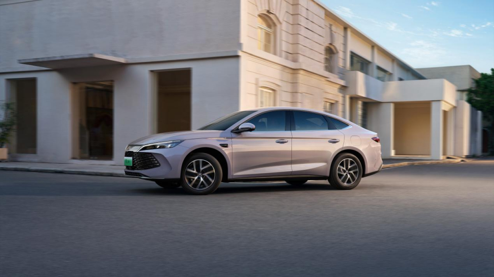 限时超级置换补贴价9.28万起 2026款秦L DM-i上市