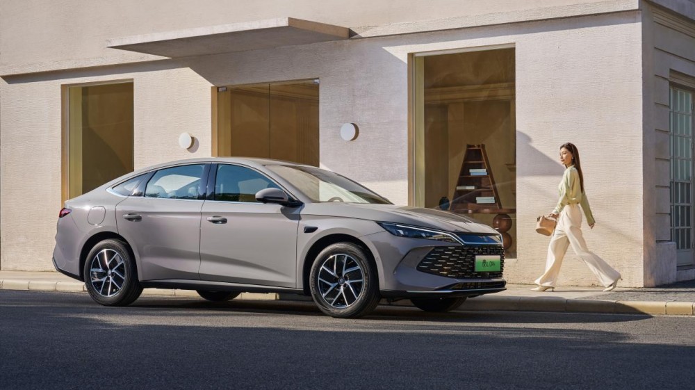 限时超级置换补贴价9.28万起 2026款秦L DM-i上市