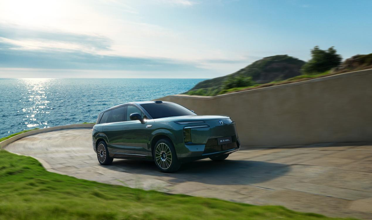 插混专用2.0T高效发动机+三电机