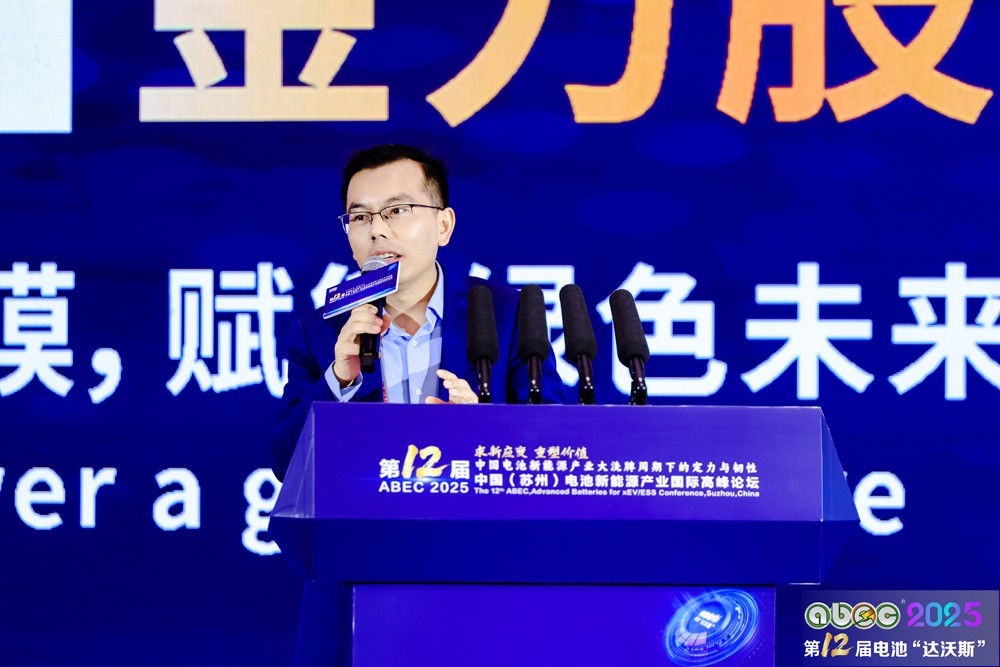 1762918788773003847.jpg 15吴辉3xiao.jpg