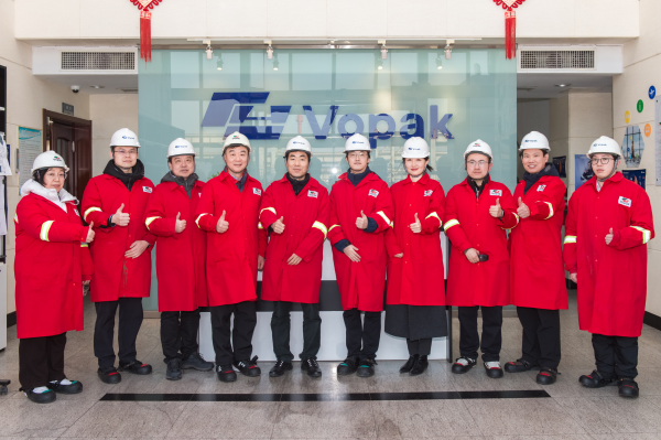 中国首批三类基础油散船出口至海外市场